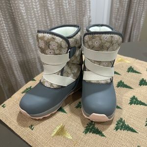 New Carters Winter Boots - toddler size 9